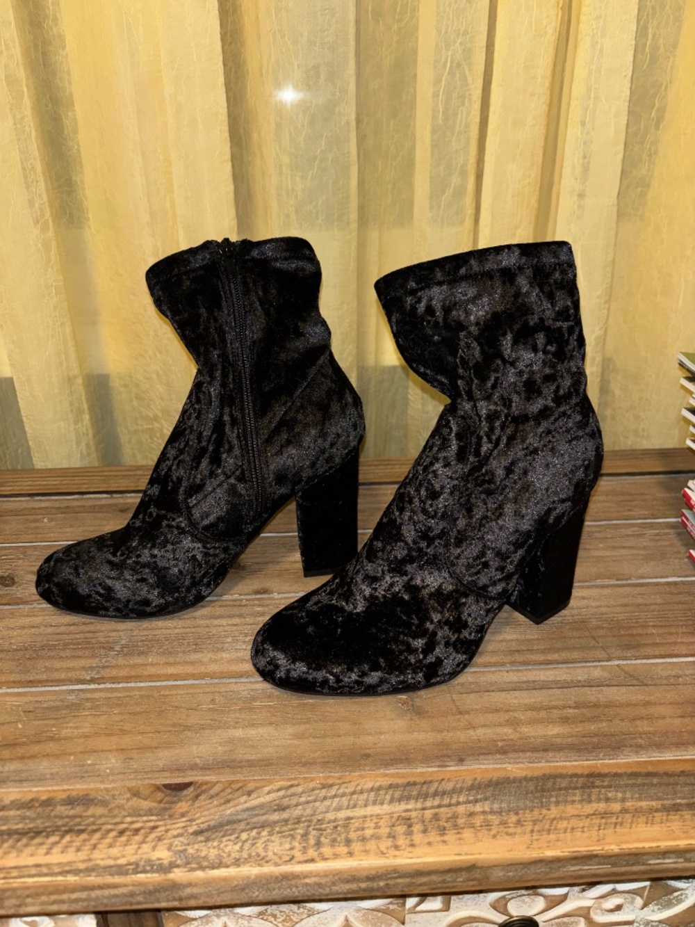 Bamboo Black Crushed Velvet Ankle Boots with Block Heel Women's Size 8.5 - Picture 2 of 11